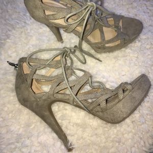 TAUPE 4” STRAPPY HEEL - SIZE 7.5 BY CHINESELAUNDRY